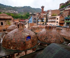 Tbiliskie-sernyie-bani-300x250