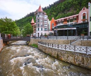 29680996_896182067229464_826493987_o-300x250